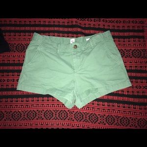 Green GAP shorts with pockets. Size 06